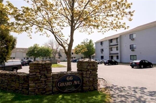 Foto del edificio - 66 Girard Ave