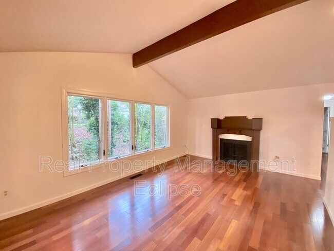 Building Photo - 18559 58th Ave NE