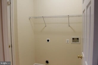 Building Photo - 80 Chadwick Dr