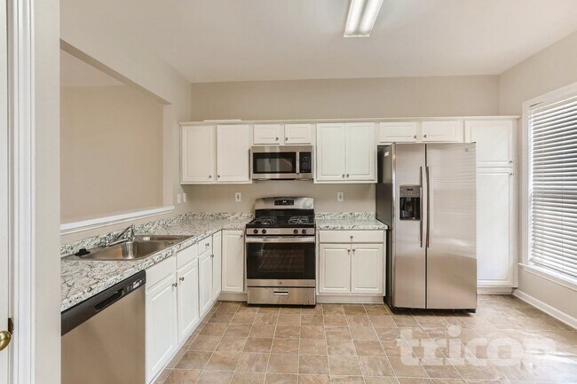 Foto del edificio - 4014 Howell Park Rd