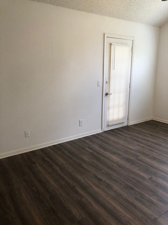 Building Photo - Lexington Place - 0326