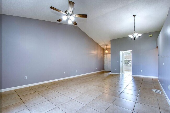 Building Photo - 2430 Bentley Dr
