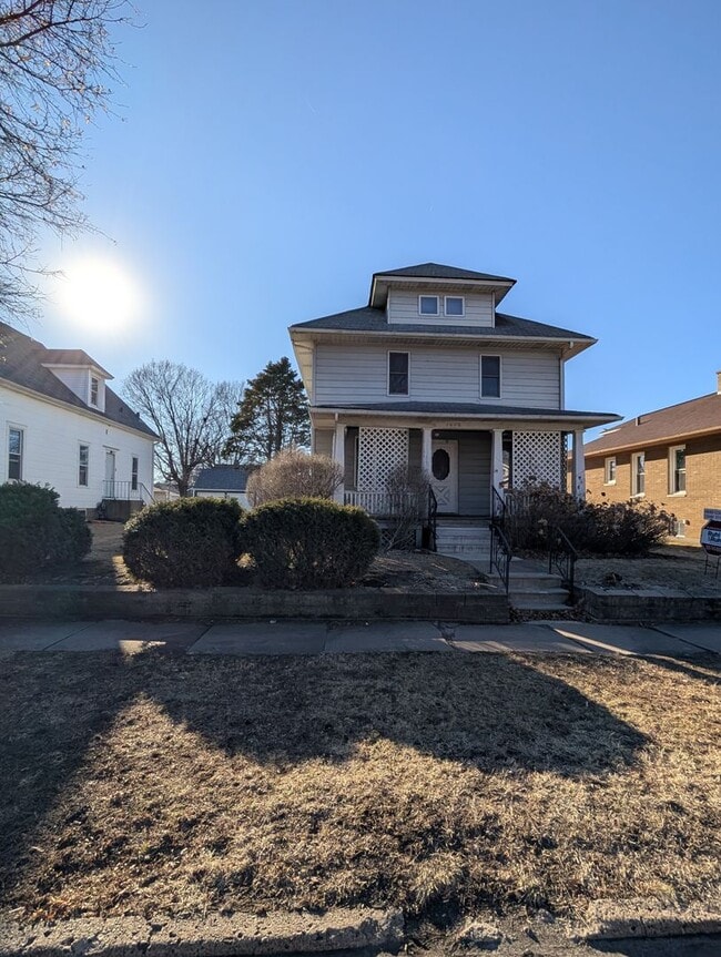 Building Photo - 1612 35th St