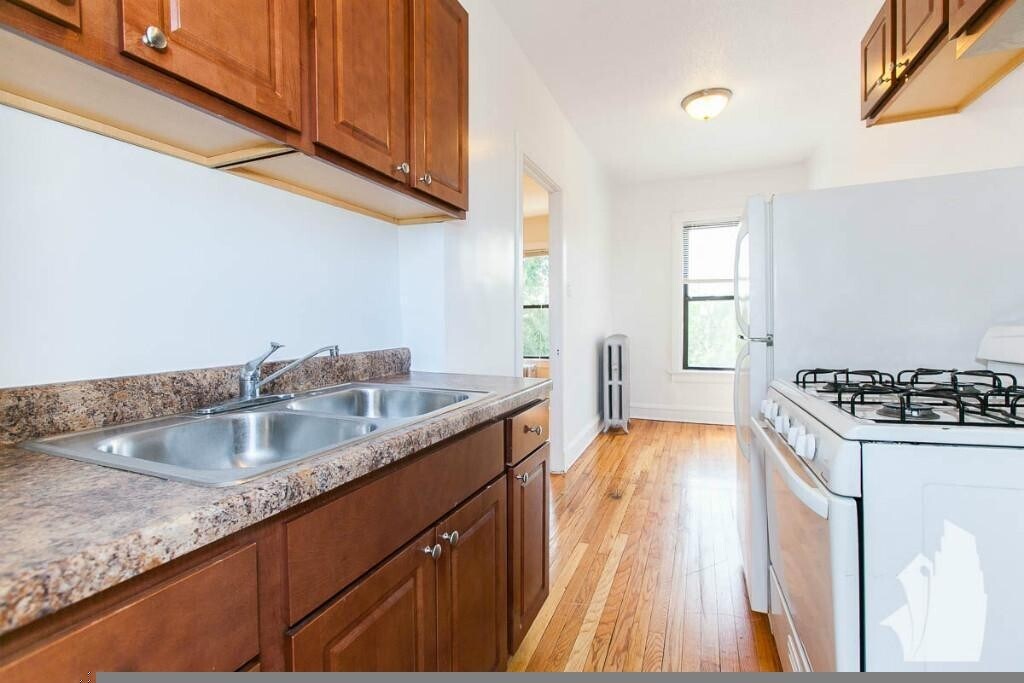 Primary Photo - 2647 N Spaulding Ave