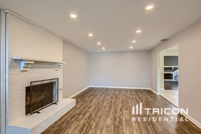 Foto del edificio - 1712 Hartford Dr