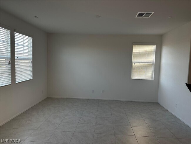 Building Photo - 512 Ylang Pl