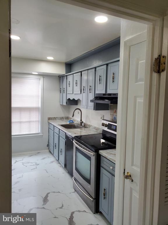 Foto del edificio - 9742 Wyman Way