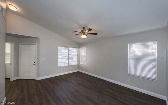 Foto del edificio - 1012 Holliston Cir