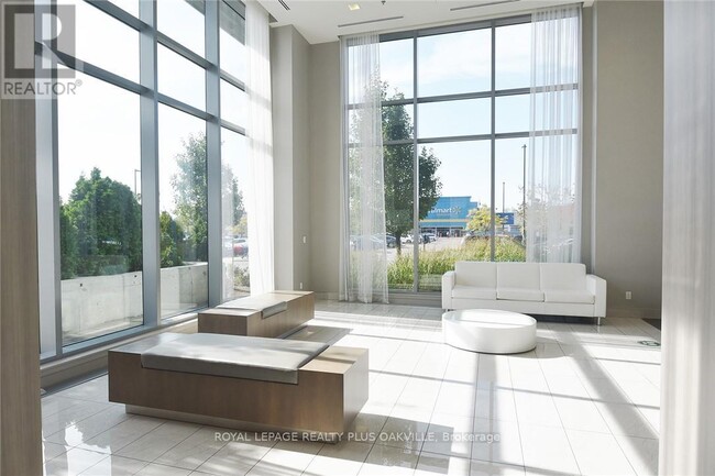 Building Photo - 2081 Fairview St