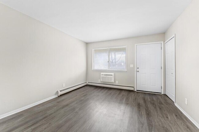 Foto del edificio - 4064 Columbus St