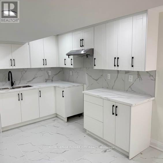 Photo du bâtiment - 17 Huntington Dr