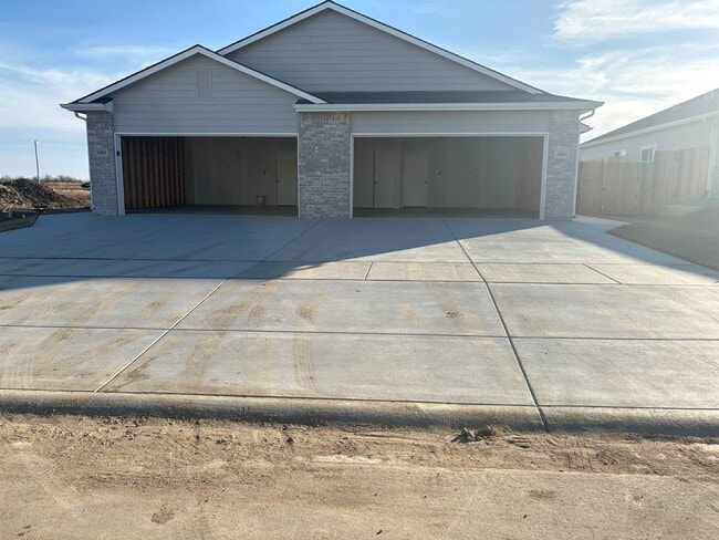 Building Photo - 12823 E Blake St