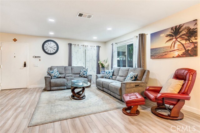 Building Photo - 9306 Mesa Verde Dr