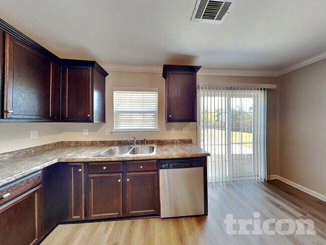 Building Photo - 602 Willow Bank Landing