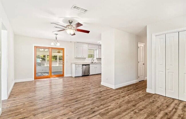 Foto del edificio - 194 Coral Dr SW