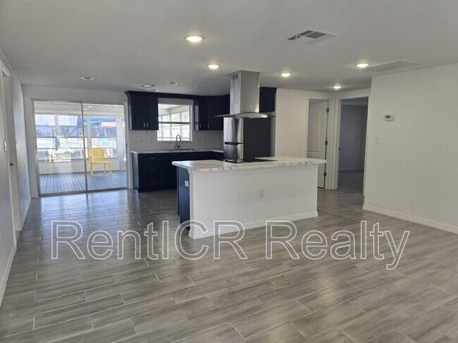 Foto del edificio - 13311 Susan Dr