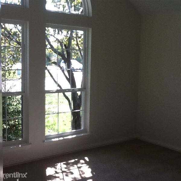 Foto del edificio - 301 Mack Drive, Denton, TX