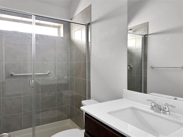 Foto del edificio - 3828 PEARLWOOD Rd