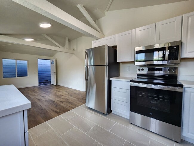 Foto del edificio - 715 Boyes Blvd