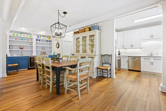 Foto del edificio - 34 Collins Meadow Dr