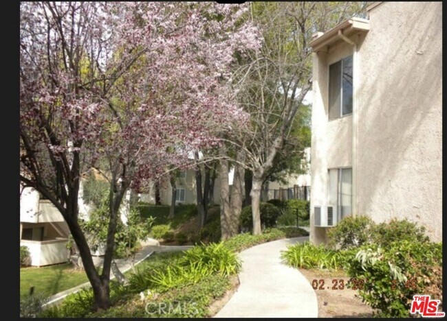 Foto del edificio - 28915 Thousand Oaks Blvd