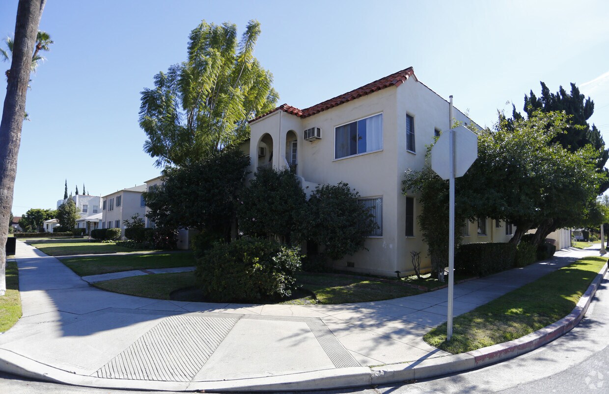 Primary Photo - 740 W Glenoaks Blvd