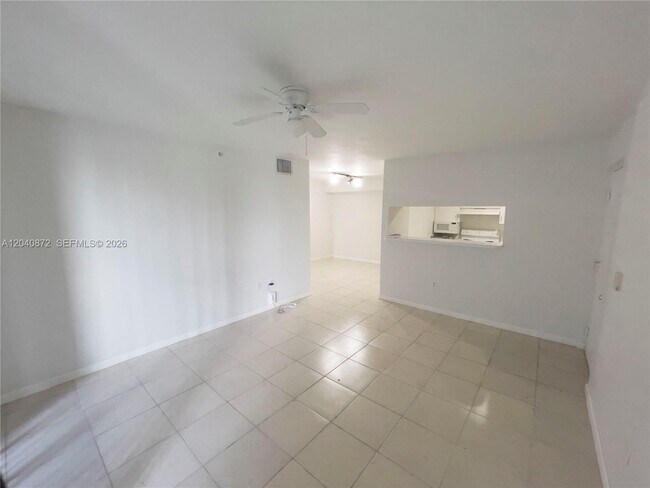 Foto del edificio - 2133 Renaissance Blvd