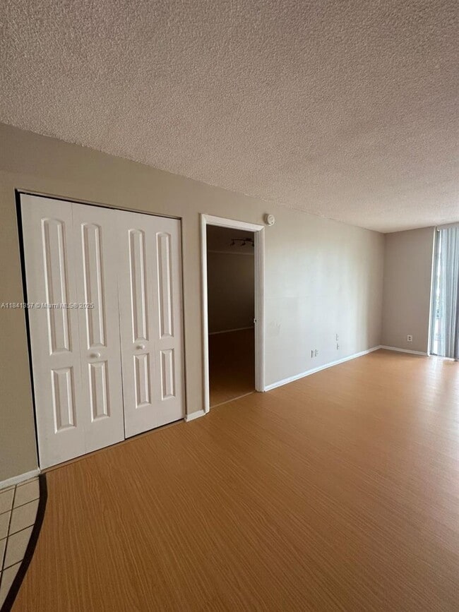 Foto del edificio - 16710 NE 9th Ave