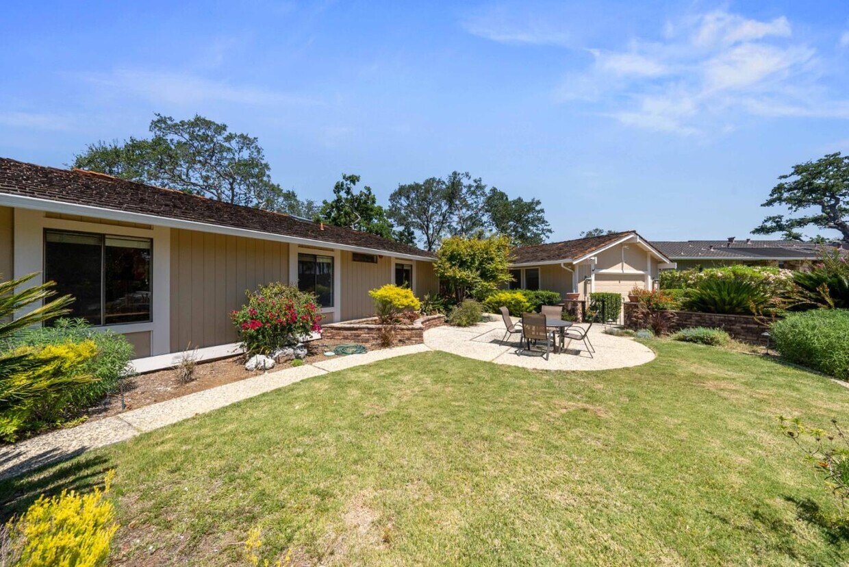 Foto principal - 7175 Red Holly Ct