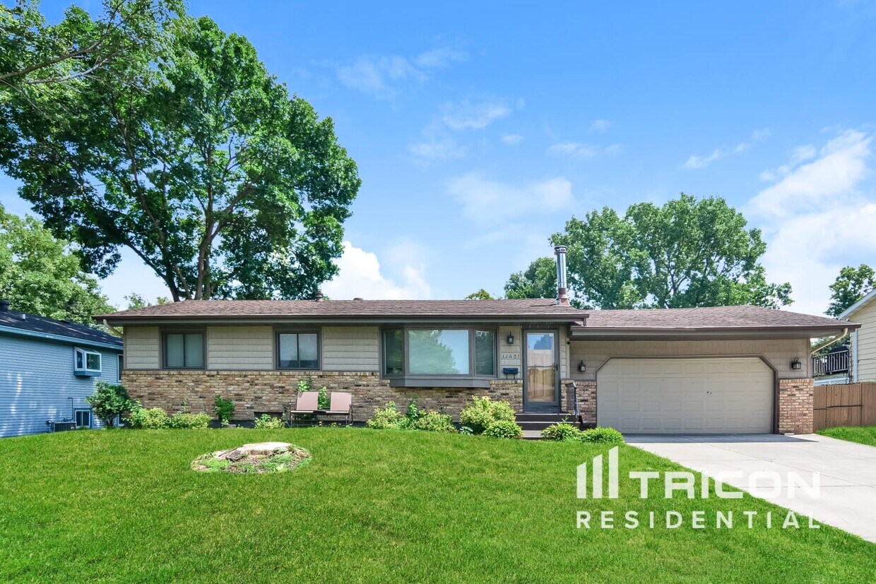 Foto principal - 12607 Joppa Ave S