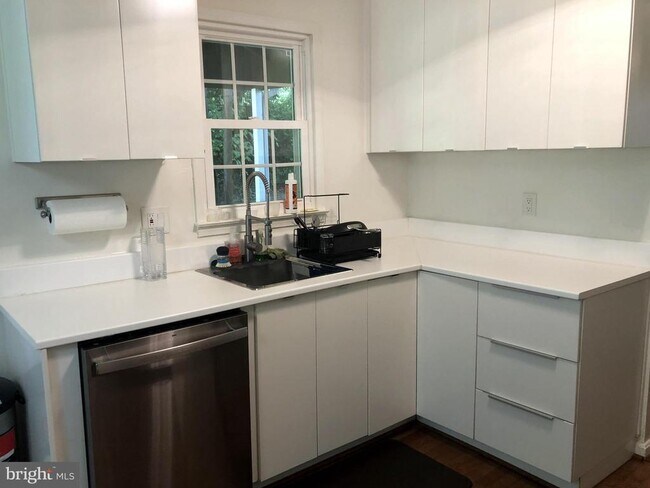 Building Photo - 4834 King Solomon Dr