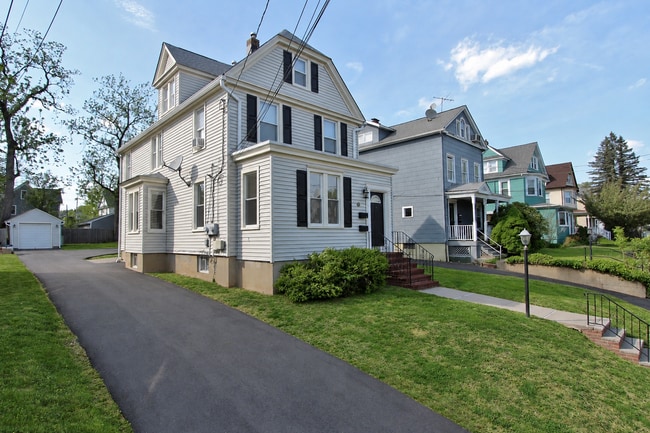 Building Photo - 552 Cumberland St