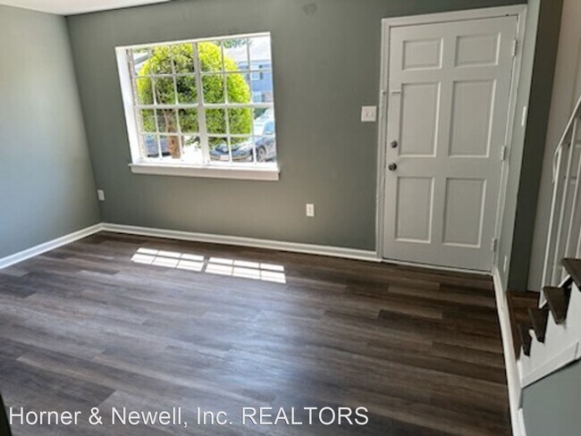 Building Photo - 2 br, 1.5 bath House - 3248 Hunters Mill D...