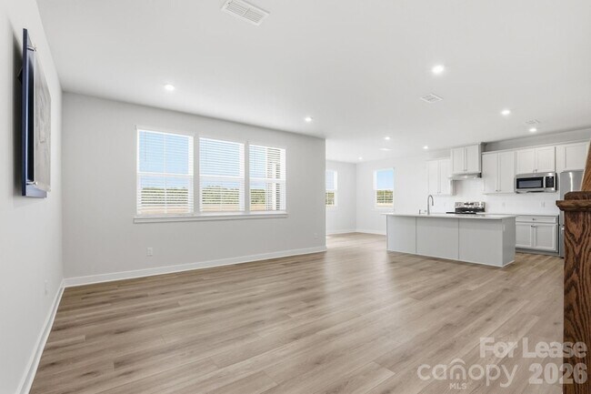 Building Photo - 862 Heathway Dr