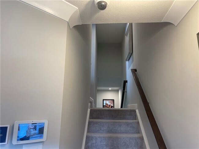 Building Photo - 3027 Penbrook Dr