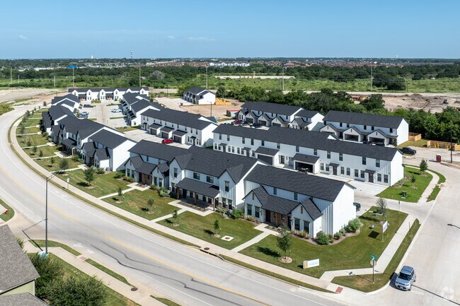 Molinos de Charleston - Charleston Mills Luxury Townhomes
