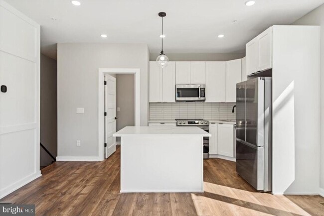 Building Photo - 3801 Hamilton St