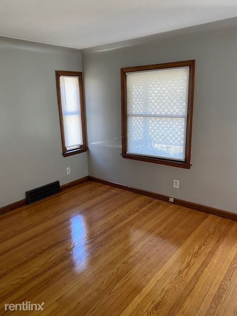 Building Photo - 3 br, 1.5 bath House - 20444 Kenosha St