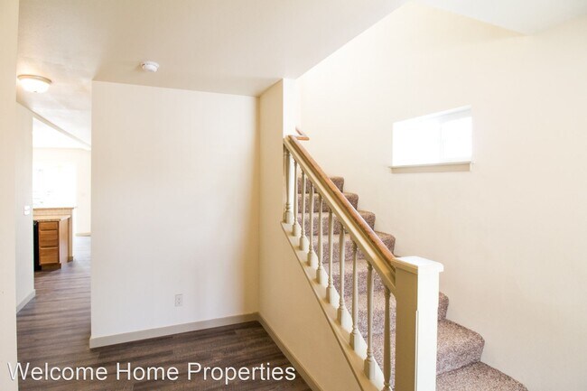 Building Photo - 218-226 E Whitman Dr