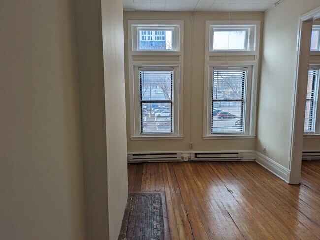 Foto del edificio - 13 1/2 5th St NE