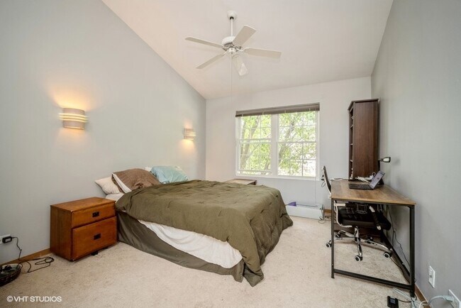 Foto del edificio - 355 Le Parc Cir