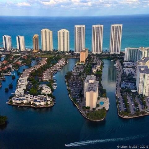 Foto del edificio - 500 Bayview Dr