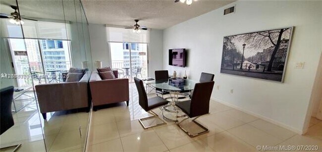 Foto del edificio - 185 SE 14th Terrace