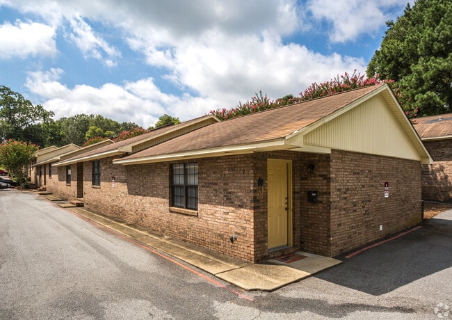 Building Photo - Gentian Court