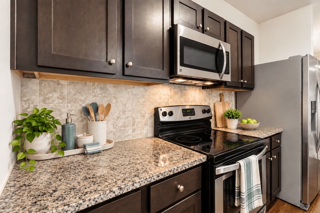 Building Photo - Creekside at Greenlawn Apartment Homes