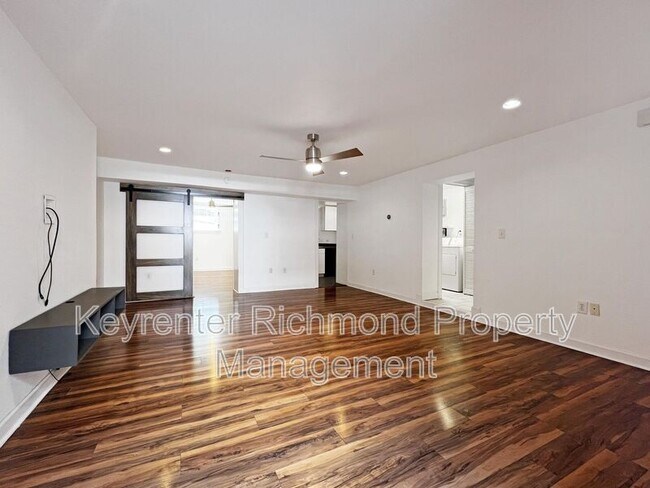 Building Photo - 307 Cedar St