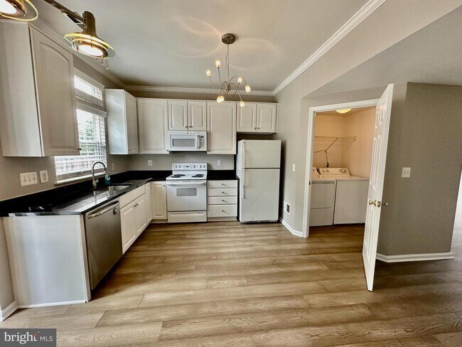 Foto del edificio - 44203 Litchfield Terrace