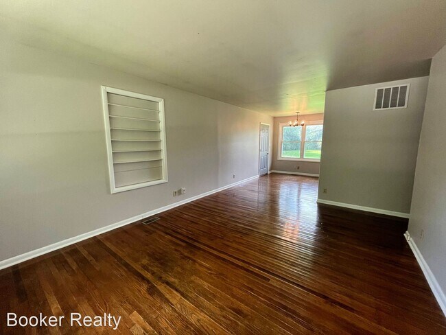 Foto del edificio - 3 br, 1 bath House - 10516 N Delaware St