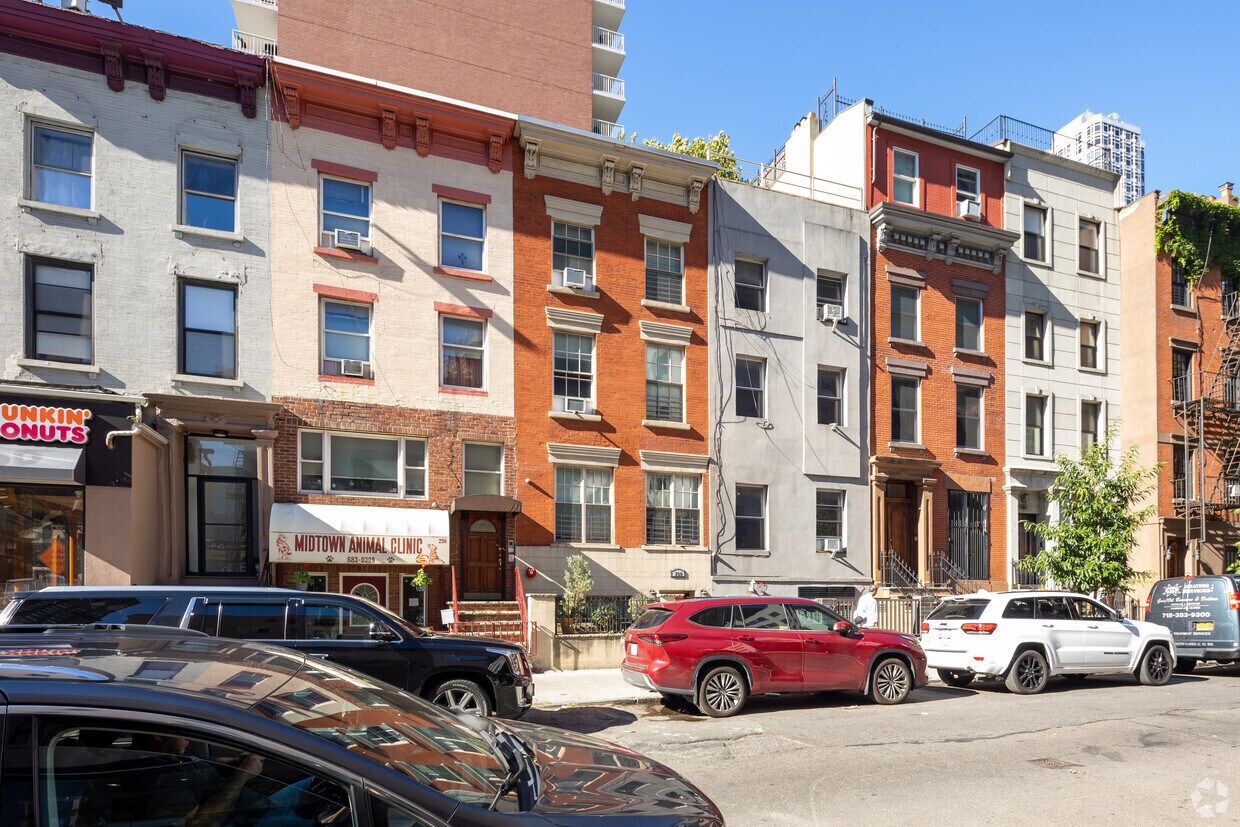 Primary Photo - 254 E 33rd St