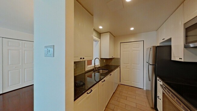 Foto del edificio - 25 Greentree Ln